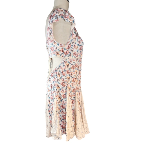Free People Peach Floral Cap Sleeve Dress with Lace Up Back Sz L EUC Summer - Picture 2 of 6